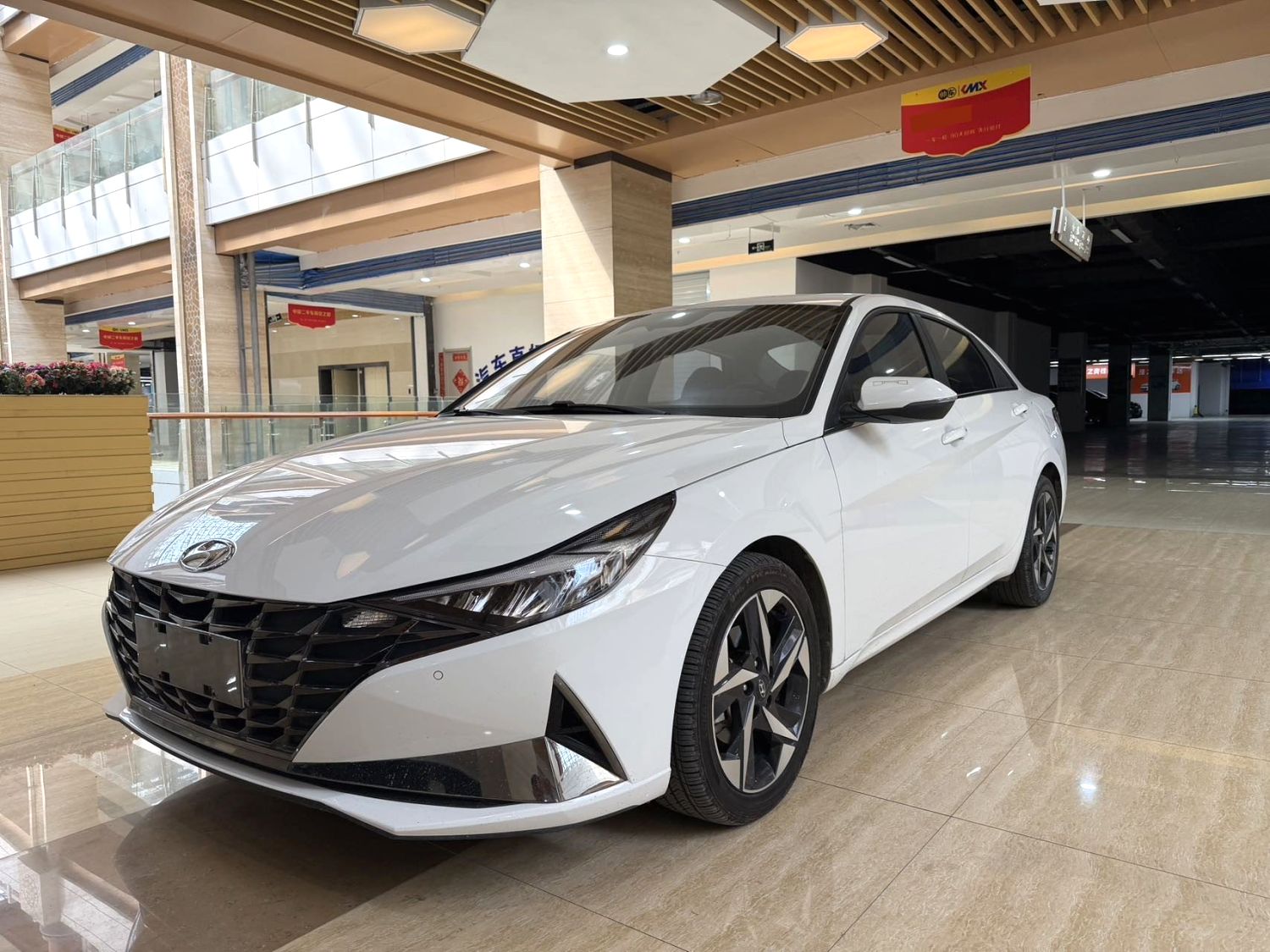 Elantra-2022 1.5L CVT LUX Premium Edition